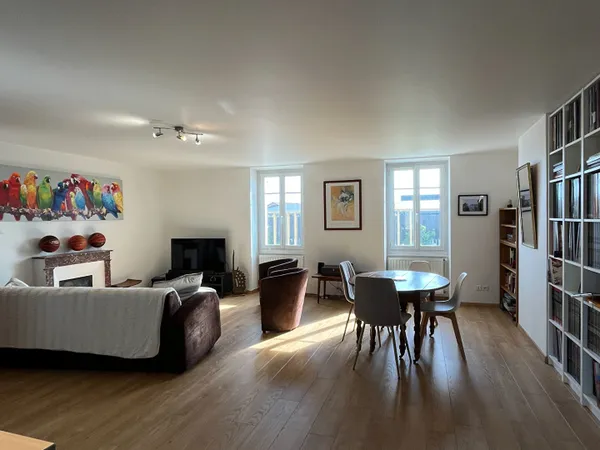 Bourg centre, T3 de 81 m2 