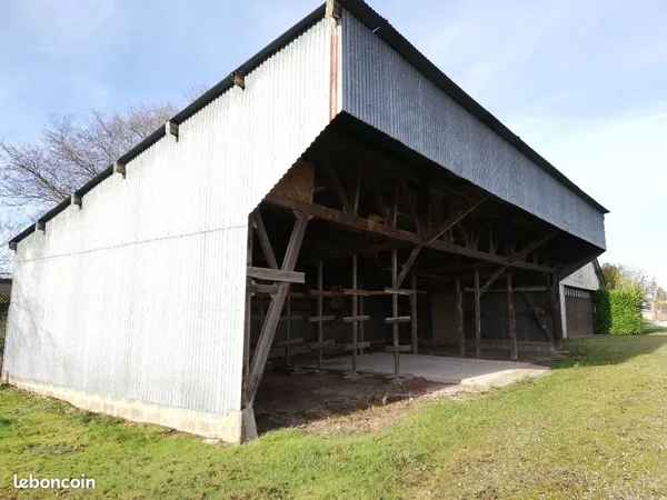 Local industriel 150 m² 