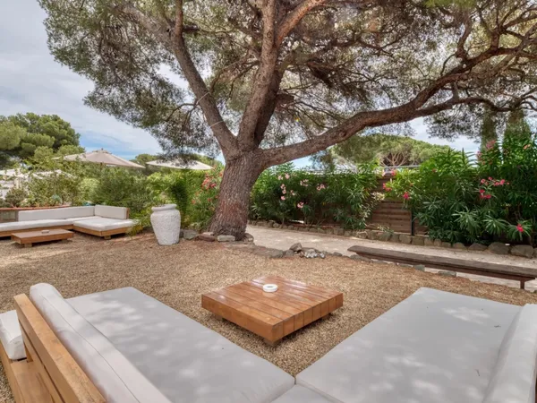 VILLA 500M2 VUE MER LES ISSAMBRES 