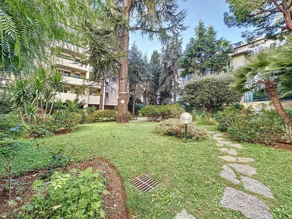Appartement 5 pièces avec grand jardin 