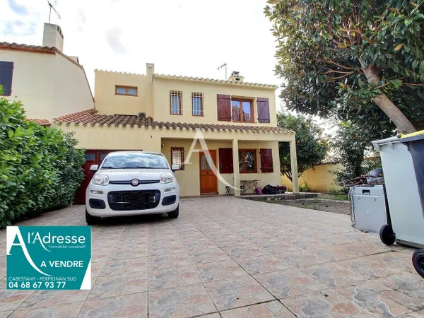 À VENDRE VILLA DE TYPE F4 D'UNE SURFACE DE 115 M² SUR TERRAIN 3 FACES de 385 M² AVEC PISCINE ET 