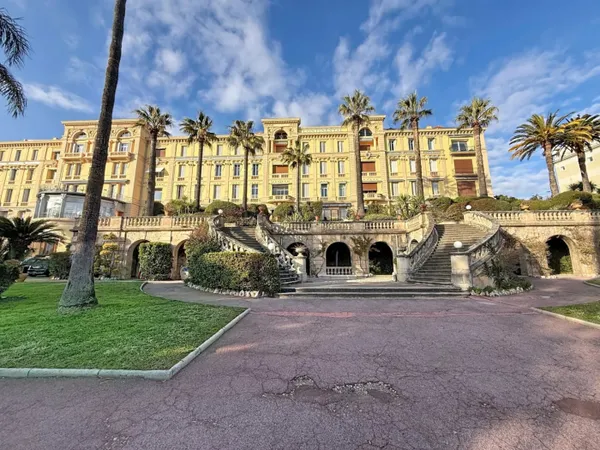 Appartement 2 pièces bourgeois étage élevé vue mer 