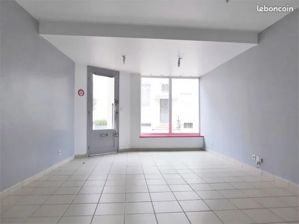 Local 1 pièce 28 m² 