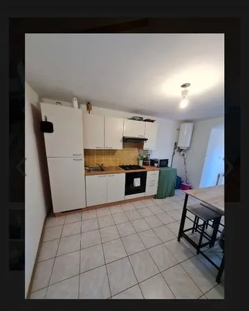 Appartement dans maison de village 