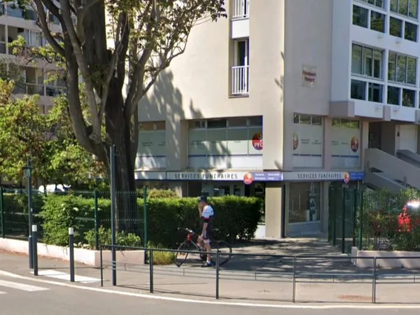Location local commercial avignon 110m2 - 5mn des remparts et de la rocade - direct propriétaire - 