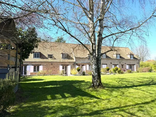 Villa 23 pièces 600 m² 