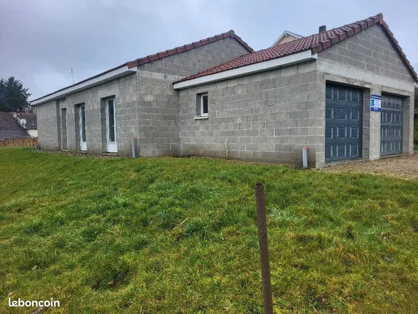 Maison 5 pièces en cours de construction 