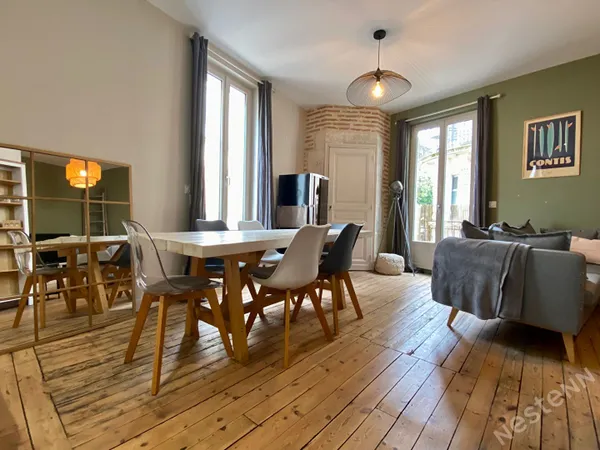 Quartier Cathédrale - Appartement T3 en duplex avec double garage! 