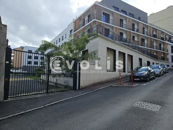 Locaux d'activité - A LOUER - 285 m² divisibles à partir de 138 m² 
