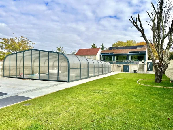 VILENEUVES-LES-BORDES Maison 140m2, 4 chambres, piscine 