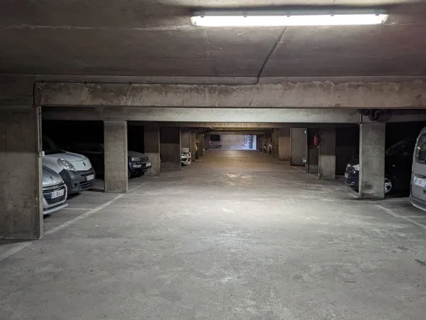 Parking - Garage Vente Saint-Denis   7000€