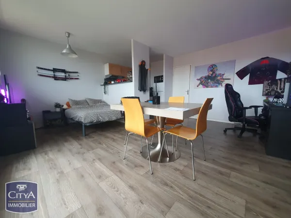 Studio 1 pièce 33 m² 