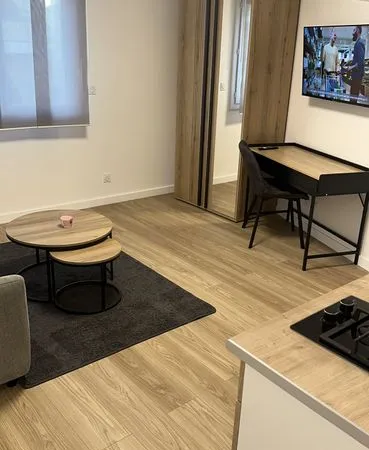 Studio à louer rue Châteauneuf Nice 