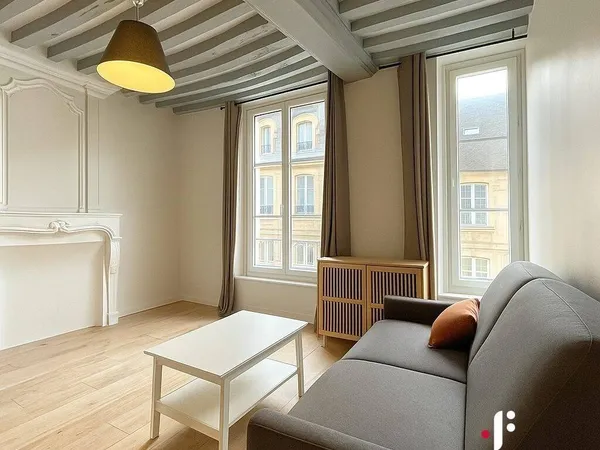 Studio 1 pièce 24 m² 
