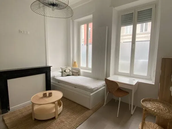 Studio 1 pièce 18 m² 