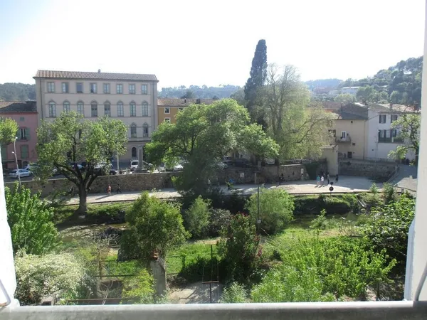 Appartement de 49m2 à louer sur Trans en Provence 