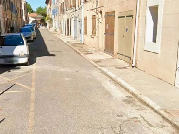 Loue Garage Brue Auriac 