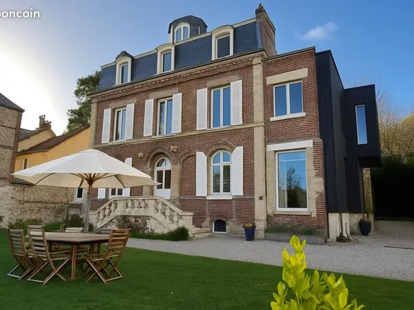 Maison 8 pièces 208 m² 