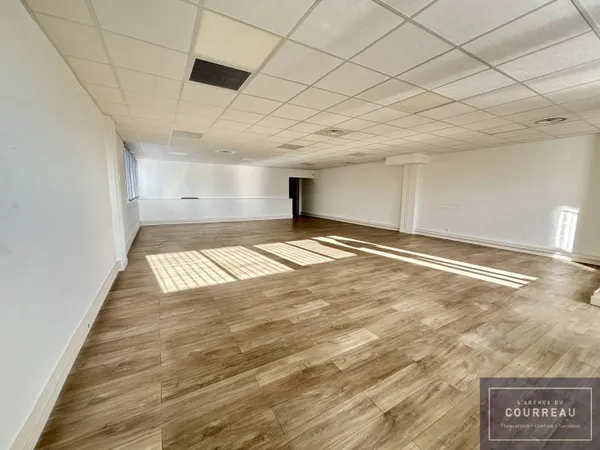 Bureau Location Saint-Aunès   2219€