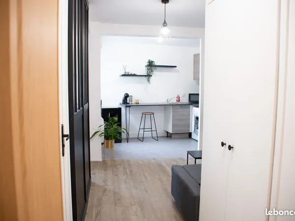 Studio meublé 30 m² avec verrière - Clinique Les Fontaines - DPE C 