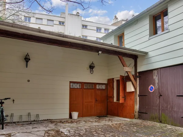 Vincennes, mairie : maison de ville en copropriété 