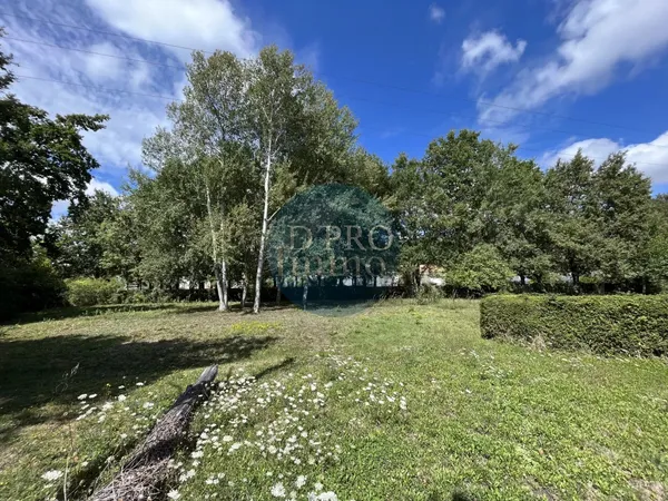 718 M² TERRAIN A BÂTIR - SAINT-AIGNANT-GRANDLIEU 