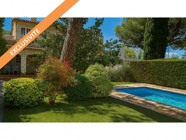 Maison de ville 7 pièces 250 m² 