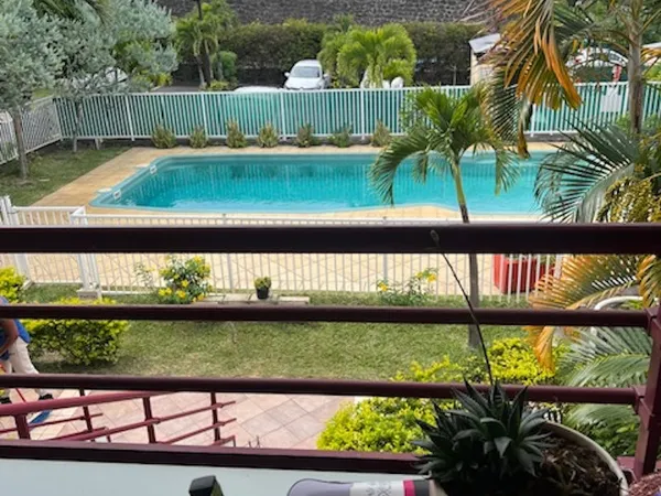 Superbe appartement T4 lumineux avec piscine, vue mer & montagne 