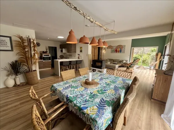 Villa de 5 pièces principales 