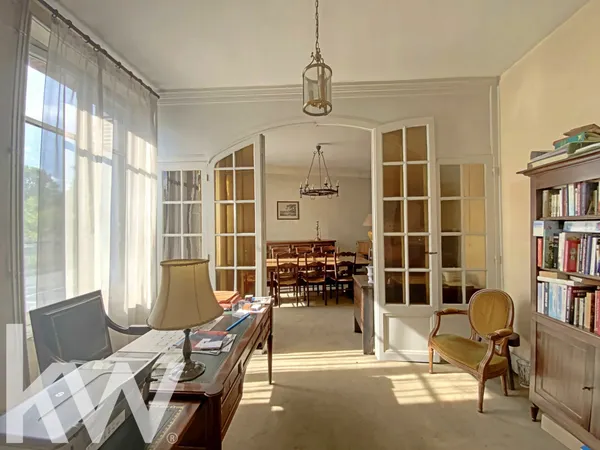 Maison 9 ps, 200m2 ROMORANTIN LANTHENAY. Habitation et/ou Invest 