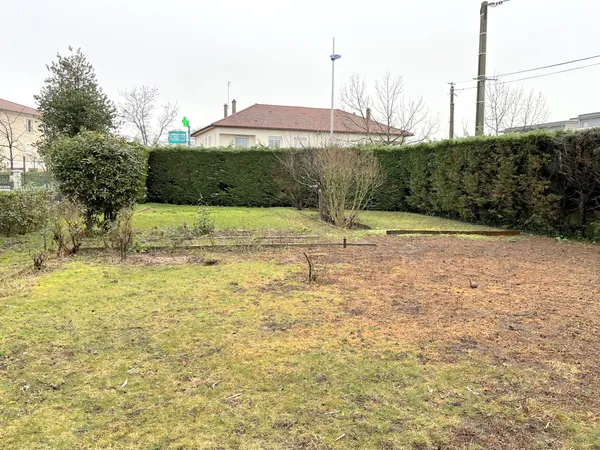 Terrain 552 m² 