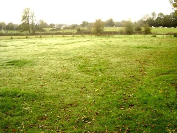 Terrain constructible et viabilisé plus de 5 000 m2 