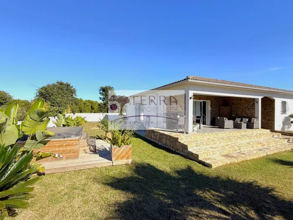 Maison de plain-pied 5 pièces 162 m² 