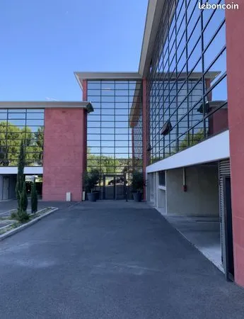 Local commercial 151 m² 