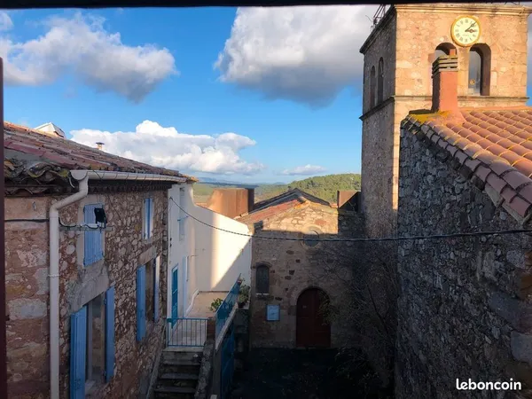 : Double maison au coeur du village 