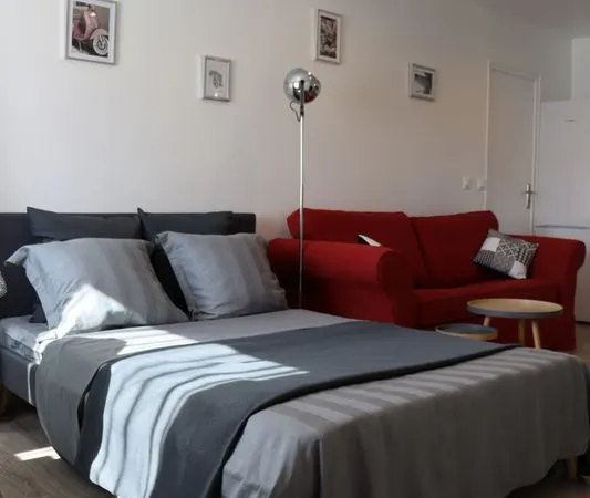 Studio meublé proche de Genève (Centre de Cessy 01170) 