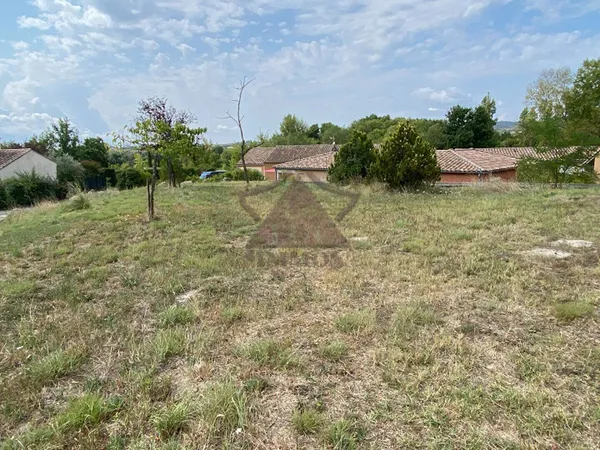 Terrain constructible 3150 m² 