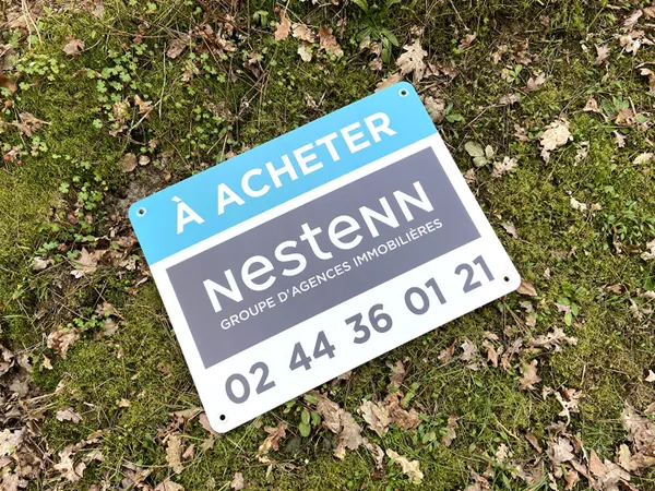 Terrain constructible et viabilisé à Coëx 247 m2 