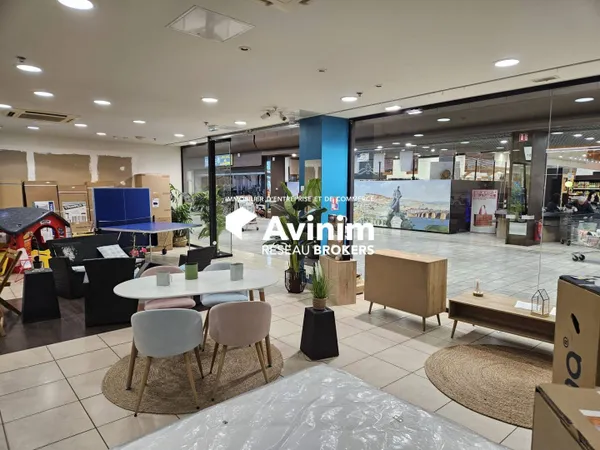 Local commercial 113 m² 