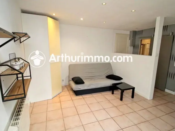 Studio 1 pièce 25 m² 