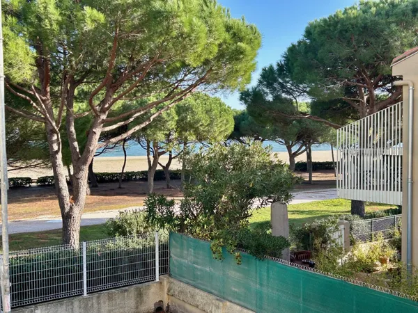 T2 avec parking en première ligne 