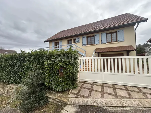 Jolie maison sur terrain proche du lac Vouglans 