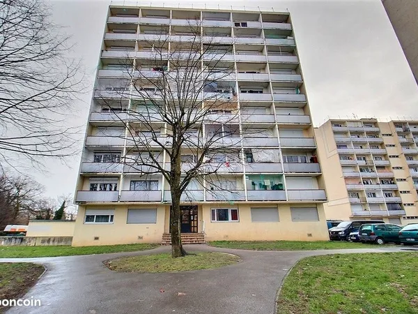 Studio 1 pièce 26 m² 