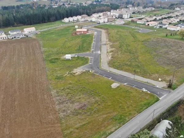 Terrain 750 m² 