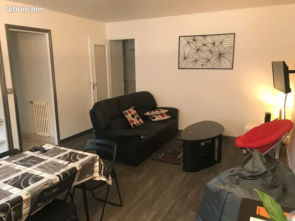 Particulier loue appartement de 70 m2 avec balcon quartier centre-ville 