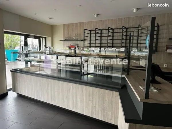 Local commercial 102 m² 