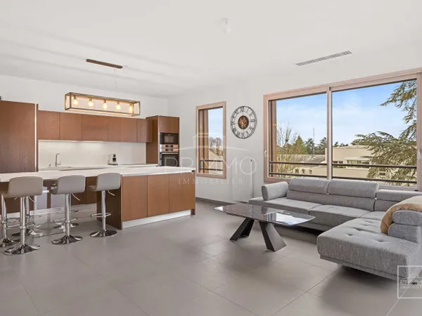 Saint Cyr au Mont d'Or, Appartement meublé T4 de 107m², en der 