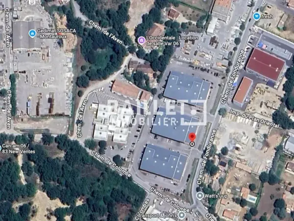 VEND 1000 M2 DE BÂTIMENT NEUF SUR UN TERRAIN DE 1500 M2 