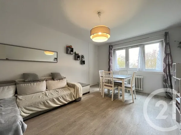 Appartement 4 pièces 77 m² 