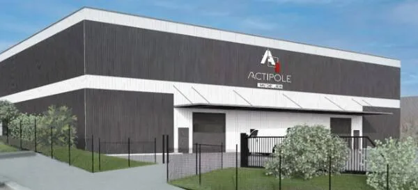 Local d'activité 1567 m² 